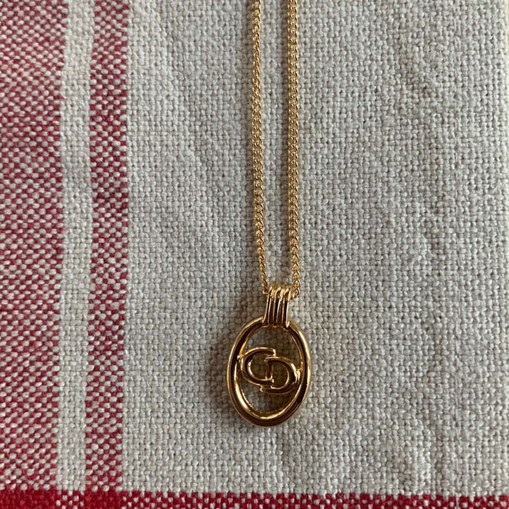Dior pendant